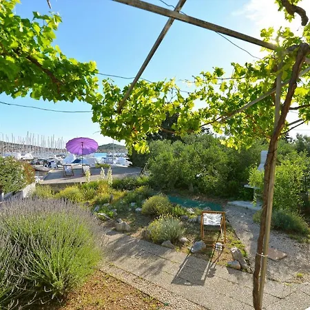 House Ivy Vakantiehuis Murter