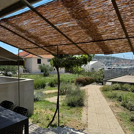 House Ivy بيت للعطل *