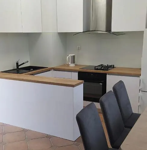 House Ivy * 穆泰尔岛